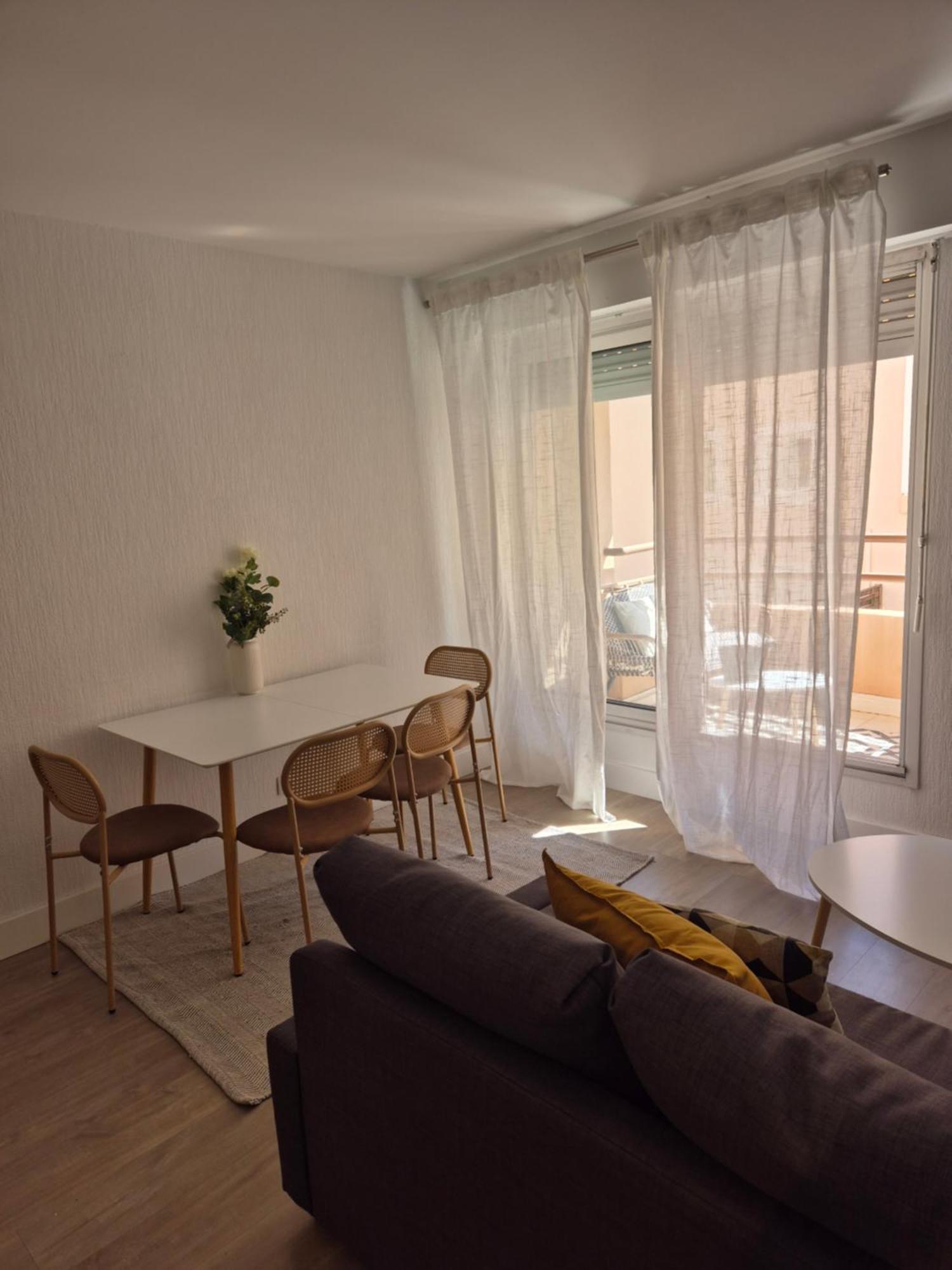 Appartement T2 - Hyeres Gare Hyères Exterior foto