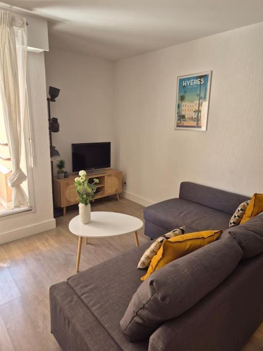 Appartement T2 - Hyeres Gare Hyères Exterior foto