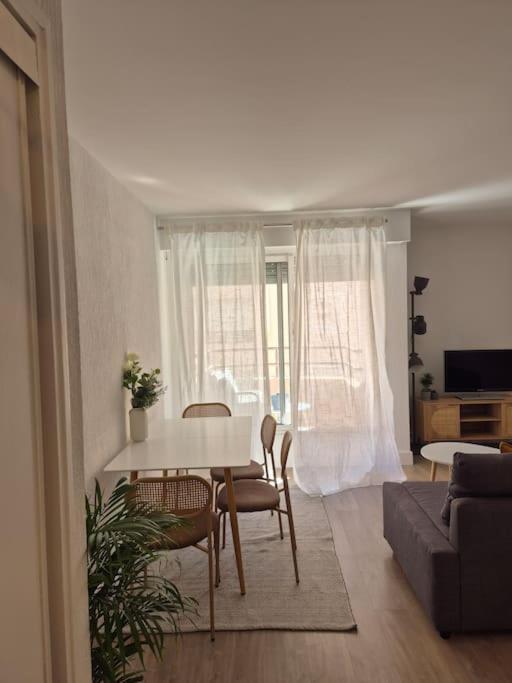 Appartement T2 - Hyeres Gare Hyères Exterior foto